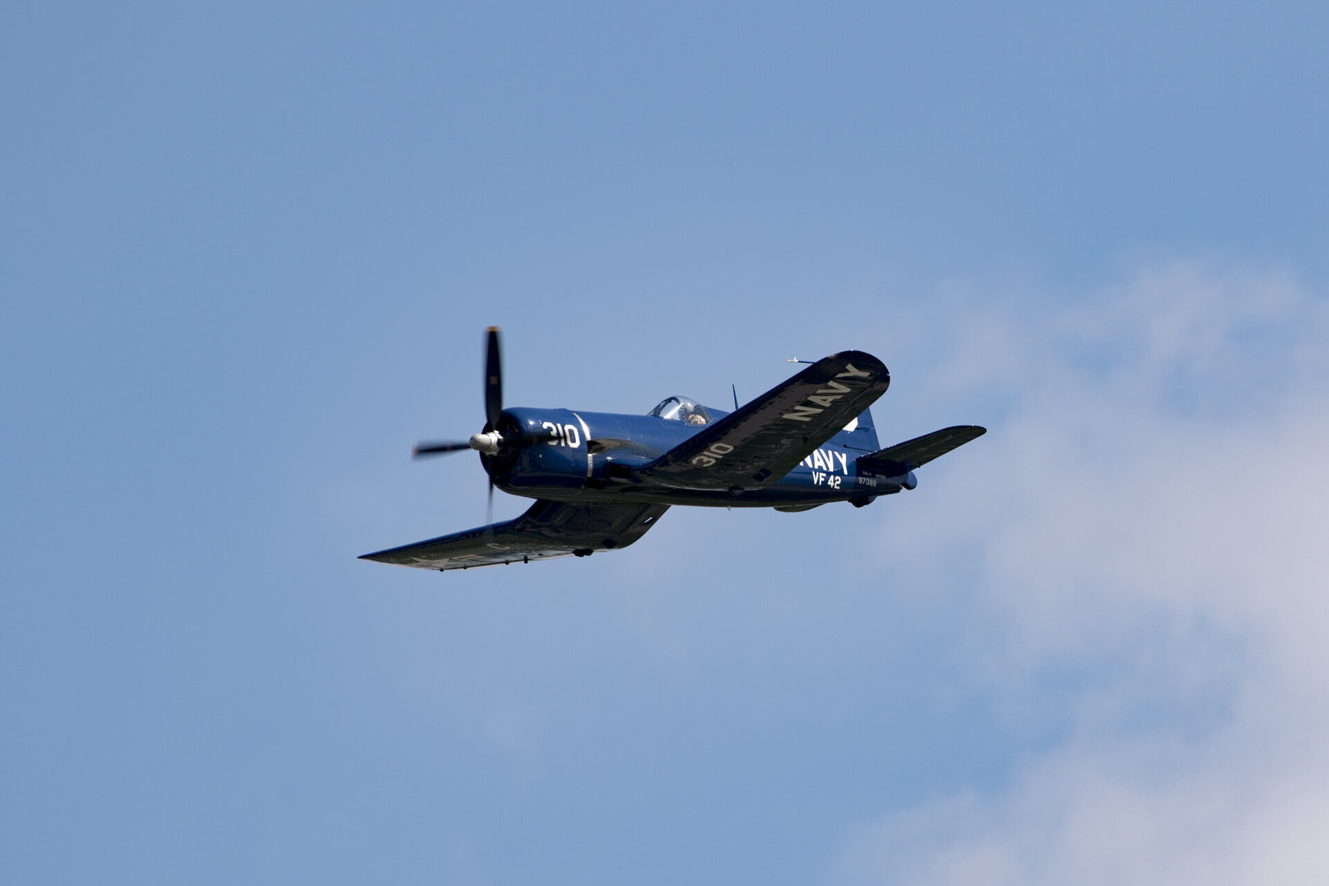 The iconic wing bend of the Vought F4U Corsair.