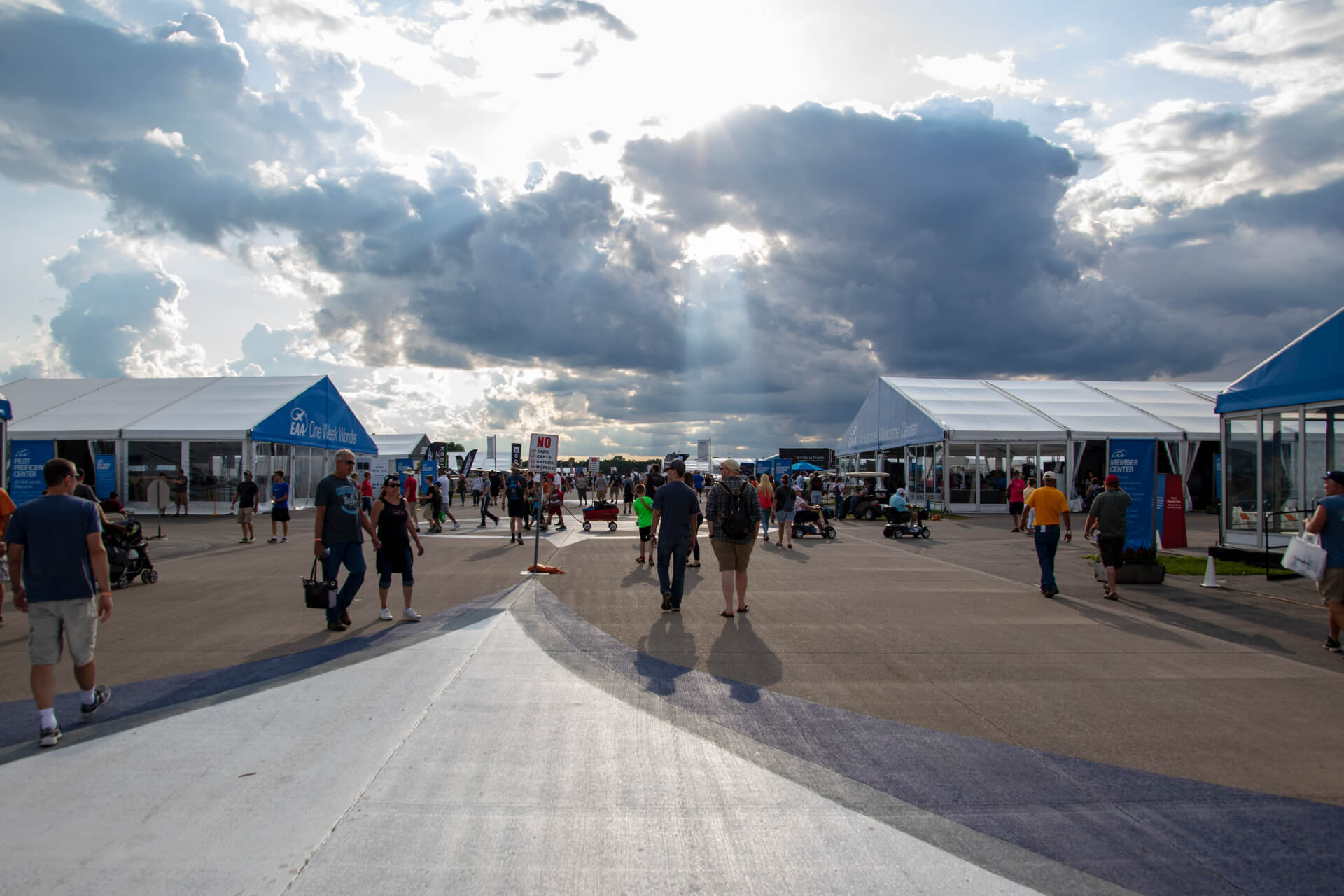 Welcome to Experimental Aircraft Association’s 2018 air show.