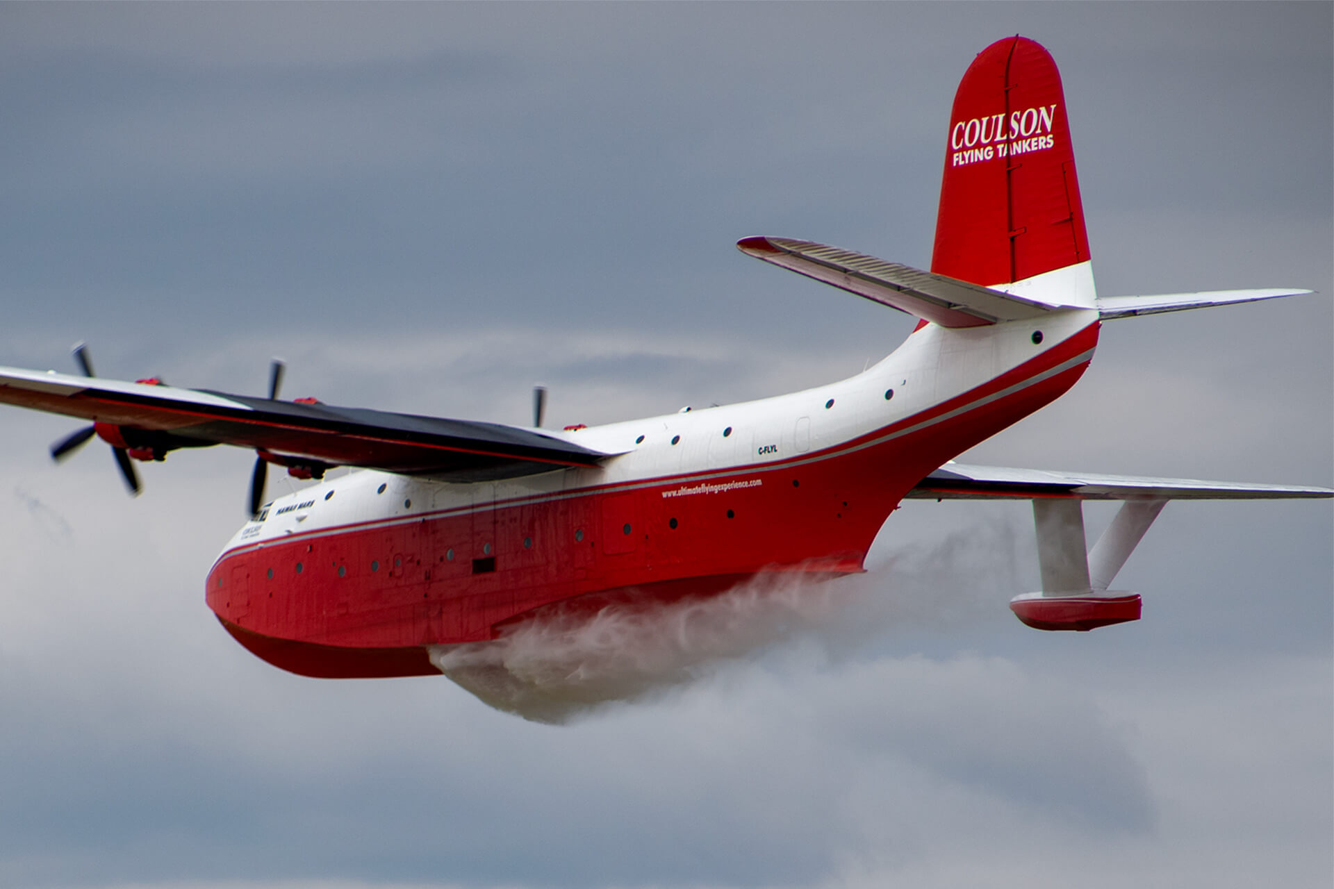 The Hawaii Mars relieves itself on the AirVenture crowd.